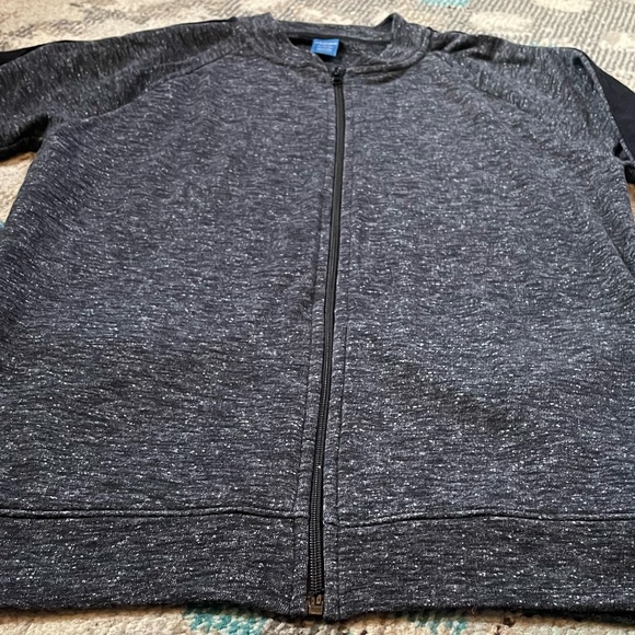🆕 Boys Arizona Zippered Sweatshirt w/Pockets - Size XL (18/20) - Picture 2 of 6